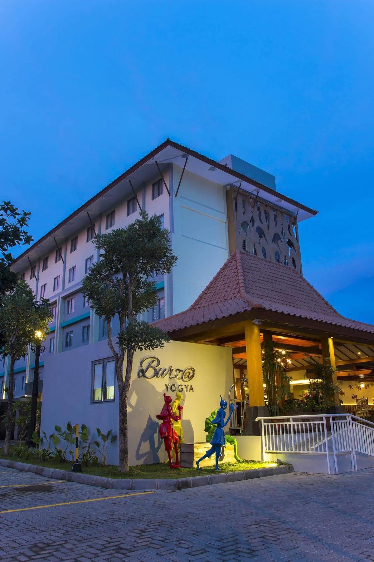 Burza Hotel Yogyakarta Exterior photo